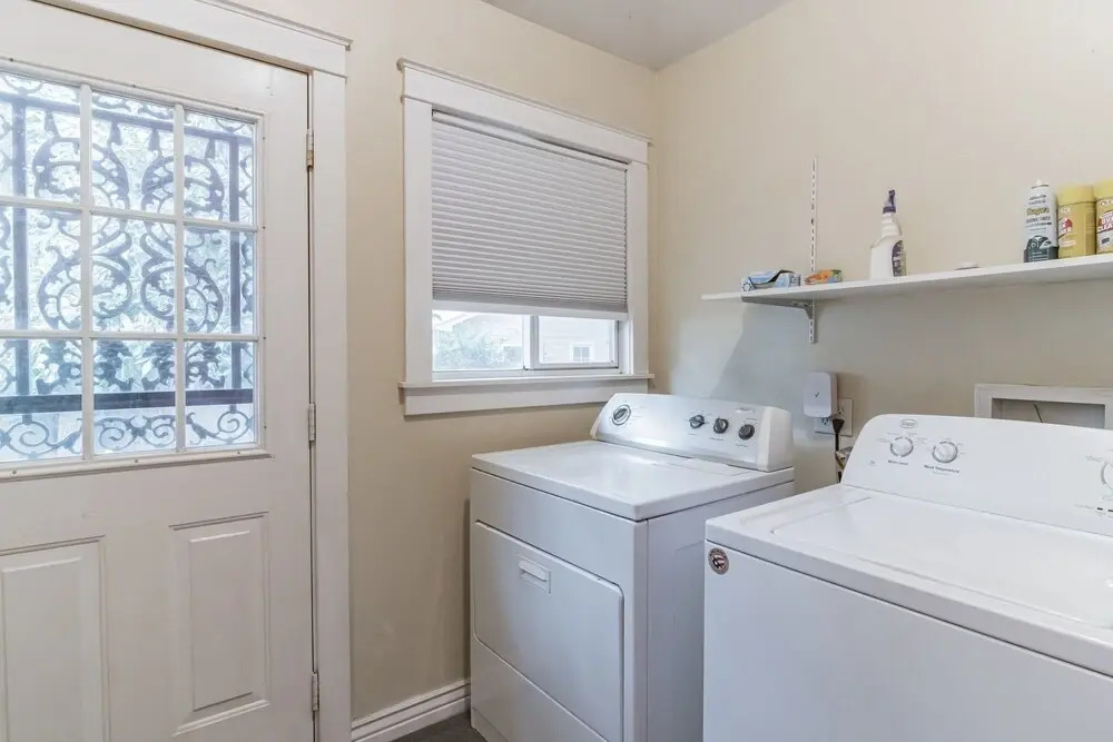 Pet Friendly Denver Home W/patio ~1min. To City Park 2 Bedroom Home by Redawning