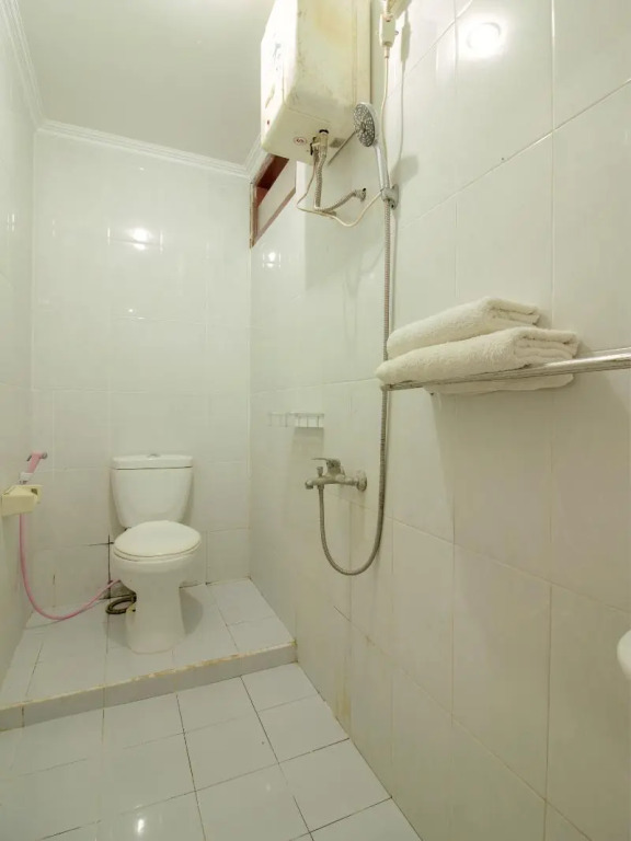 RedDoorz Plus At Hotel Sofia Pangandaran
