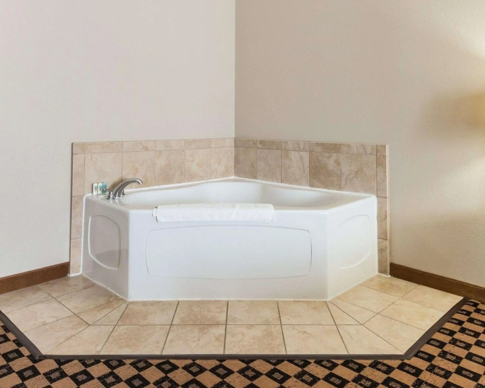 Quality Inn & Suites Groesbeck North