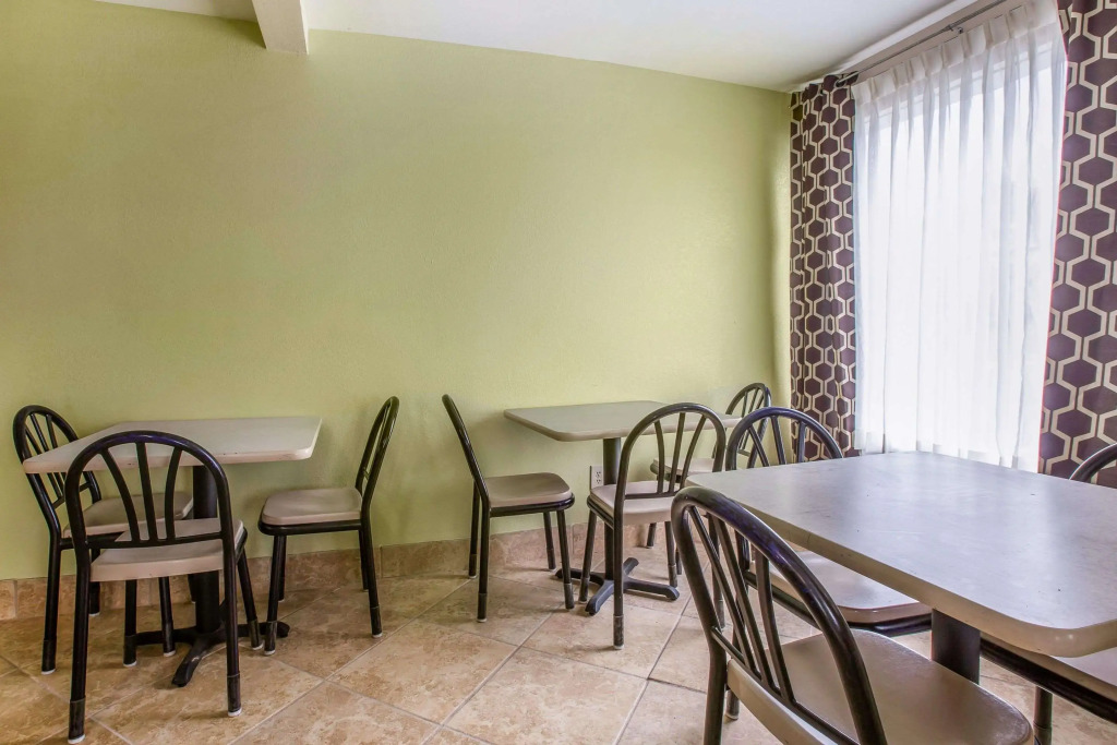 Rodeway Inn Laurens