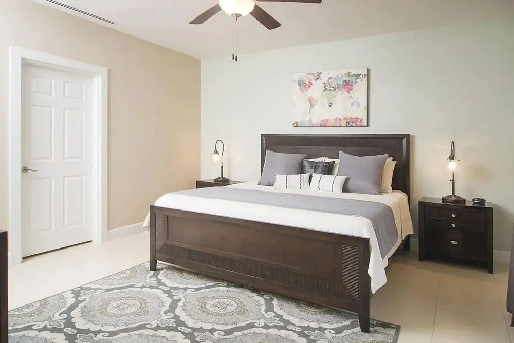 Impressively designed and decorated 3rd-floor space overlooking pool in Coco