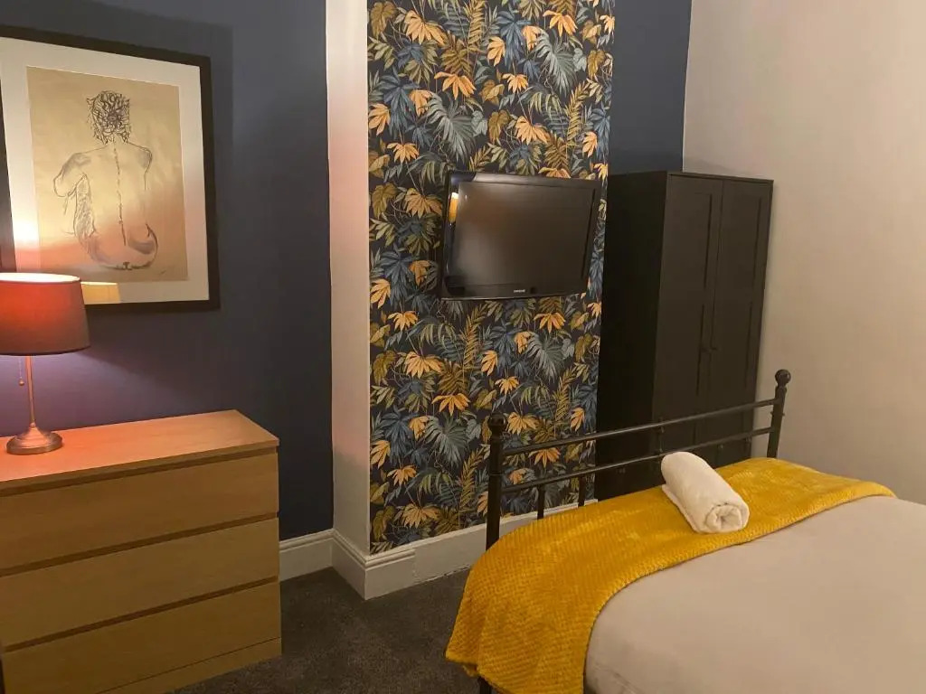 Refurbished 3 Bed House in Manchester