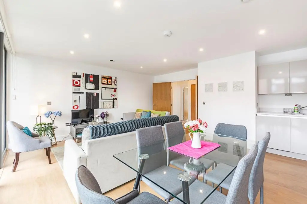 Stunning Brand New Westminster Apartment