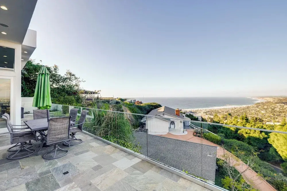 Pool & Coastline Views: Luxe La Jolla Home