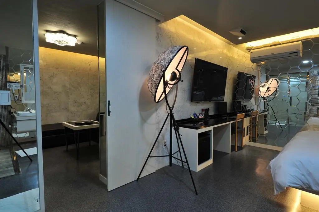 Ytt Hotel