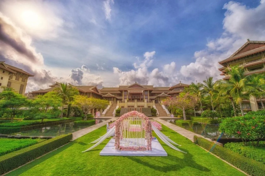 Отель The Ritz-Carlton Sanya Yalong Bay