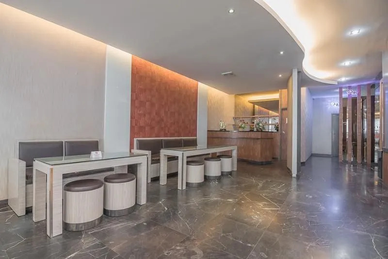 RedDoorz Plus near Harbour Bay Mall Batam