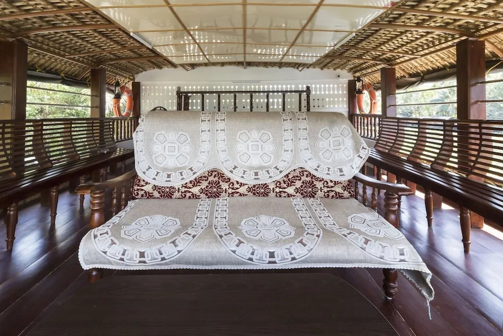 GuestHouser 3 BHK Houseboat 1b08