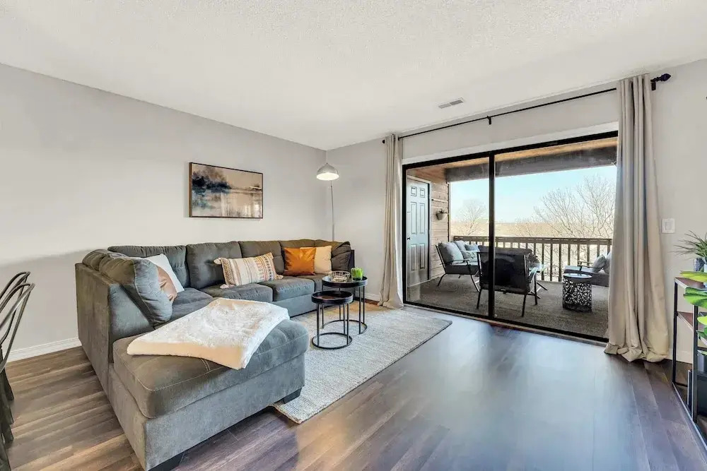 Bright Stylish Condo w/ Balcony