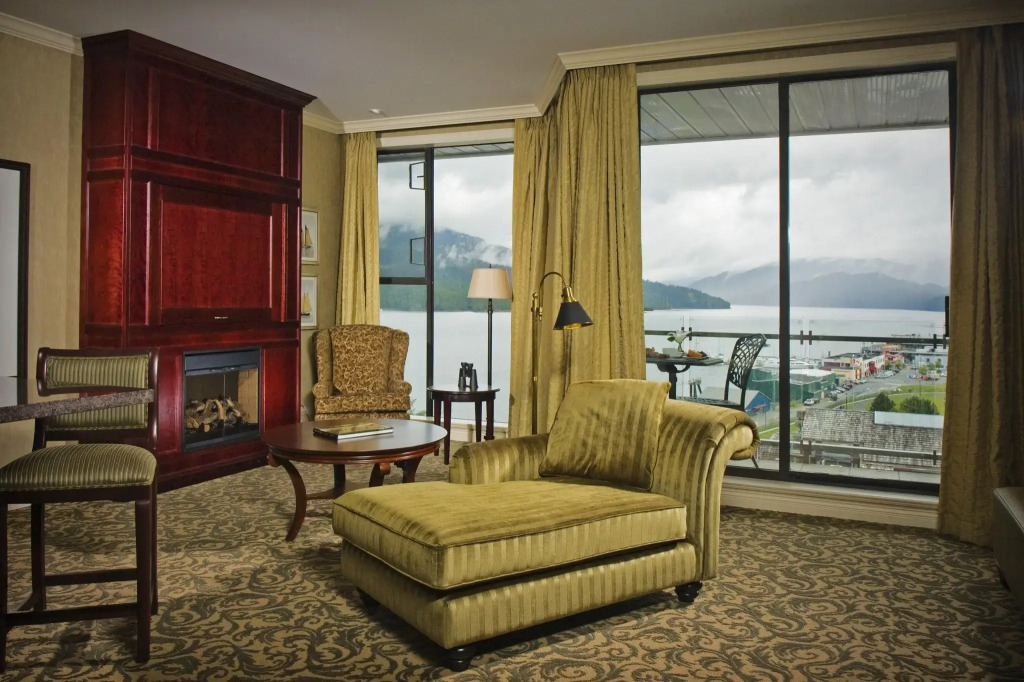 Crest Hotel