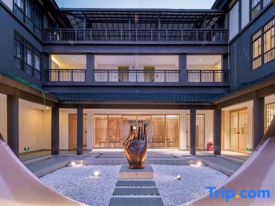 Xinxing Zenyu Town North and South Ju Siheyuan