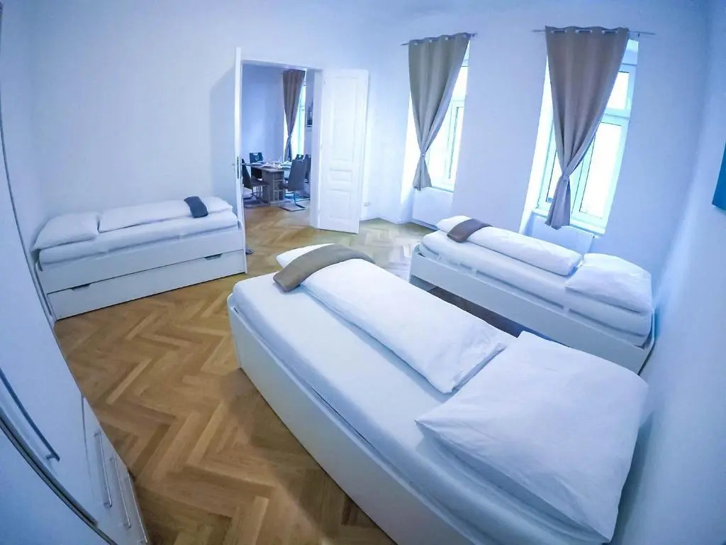 Raimond Apartment Ottakring Top 14
