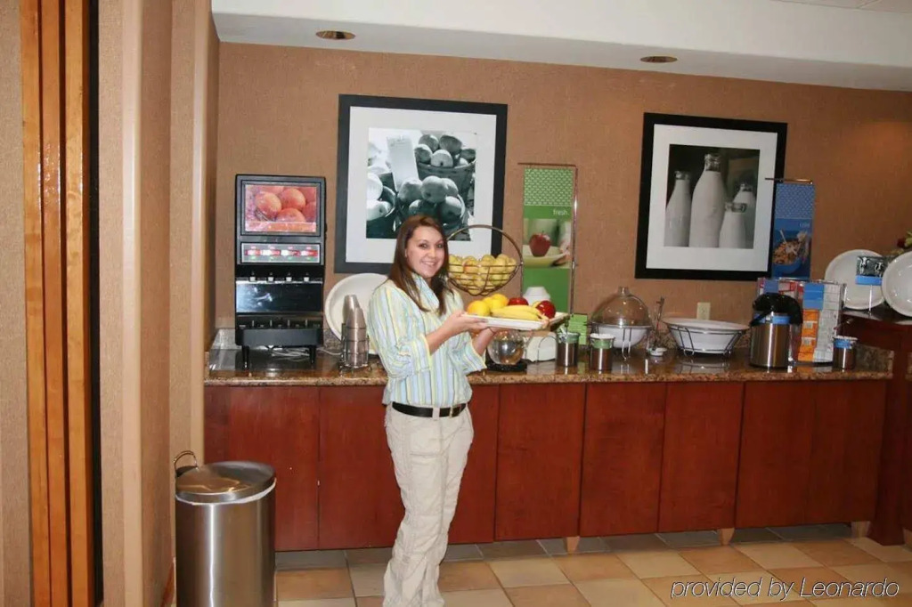 Hampton Inn Garden City