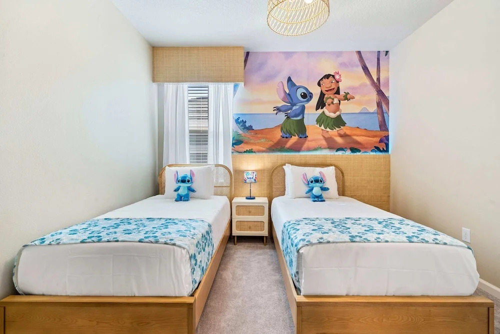 Upstay 15BR Villa w Games Room, Pool & Cinema