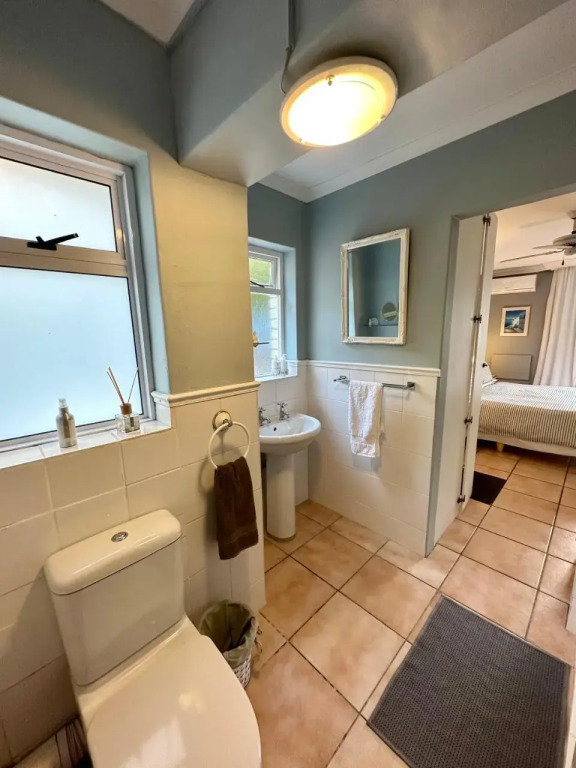 Charming Guest Suite in the Constantia Wine Valley (Adults Only)