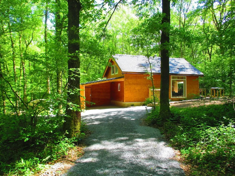 Cozy Chalet in Oignies-en-Thierache with Sauna