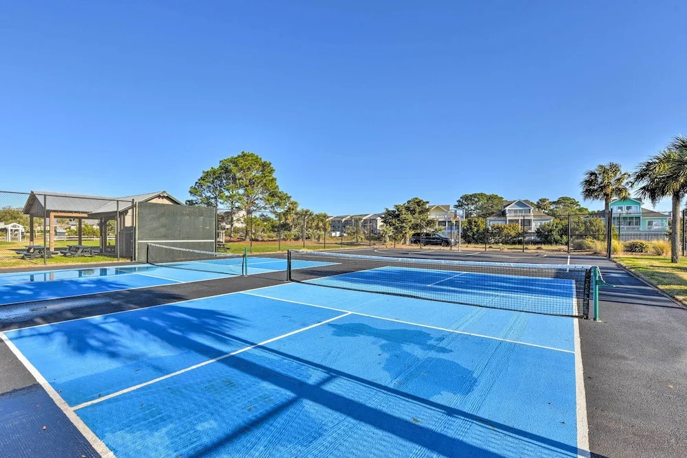 Beachfront Condo w/ 3 Pools on St Helena Island!