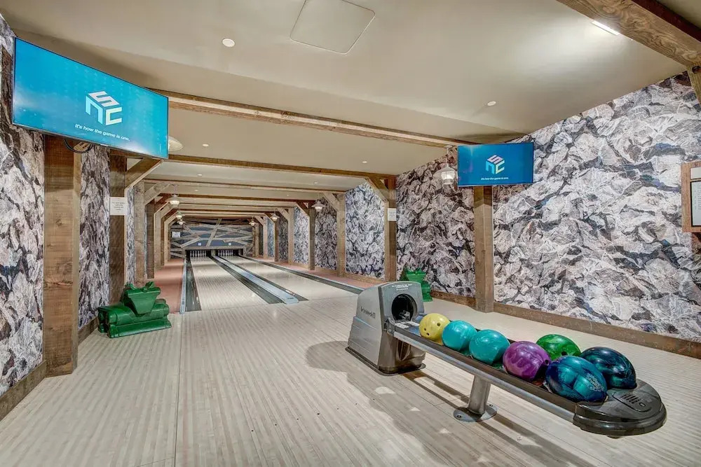 Luxury 1 Bedroom Condo with Slopeside View 1 Condo