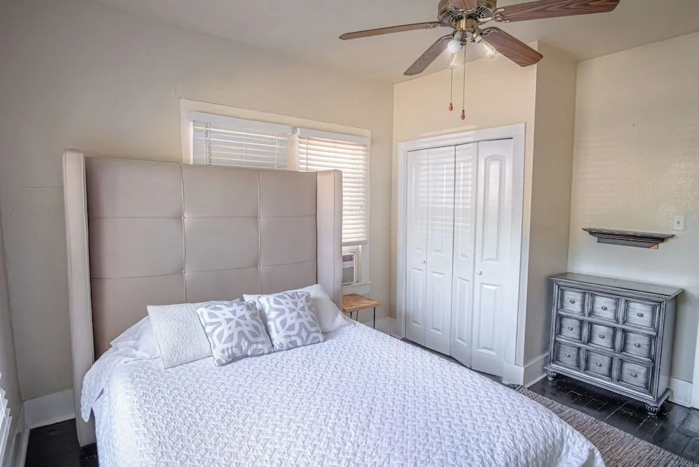 Brand New Listing!cozy Historic House 5mindt