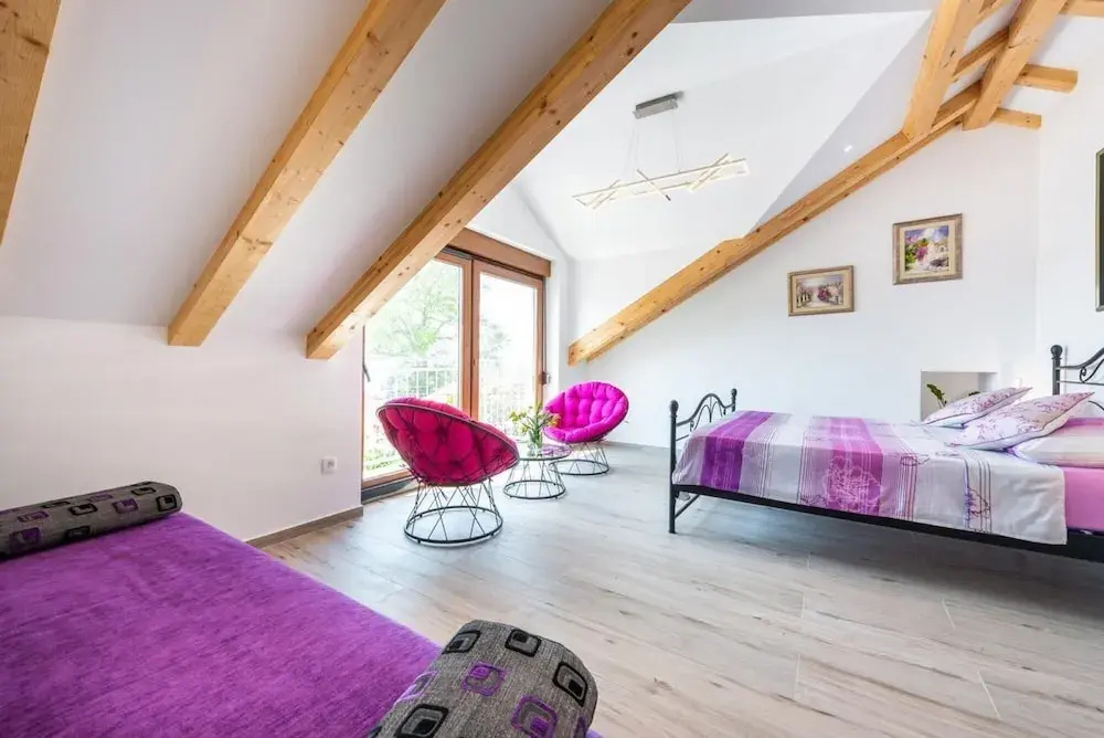 Villa Mia -Three-Bedroom Villa with Swimming Pool