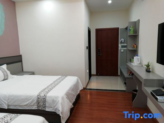 Yuxi Yuhuashi Holiday Hotel