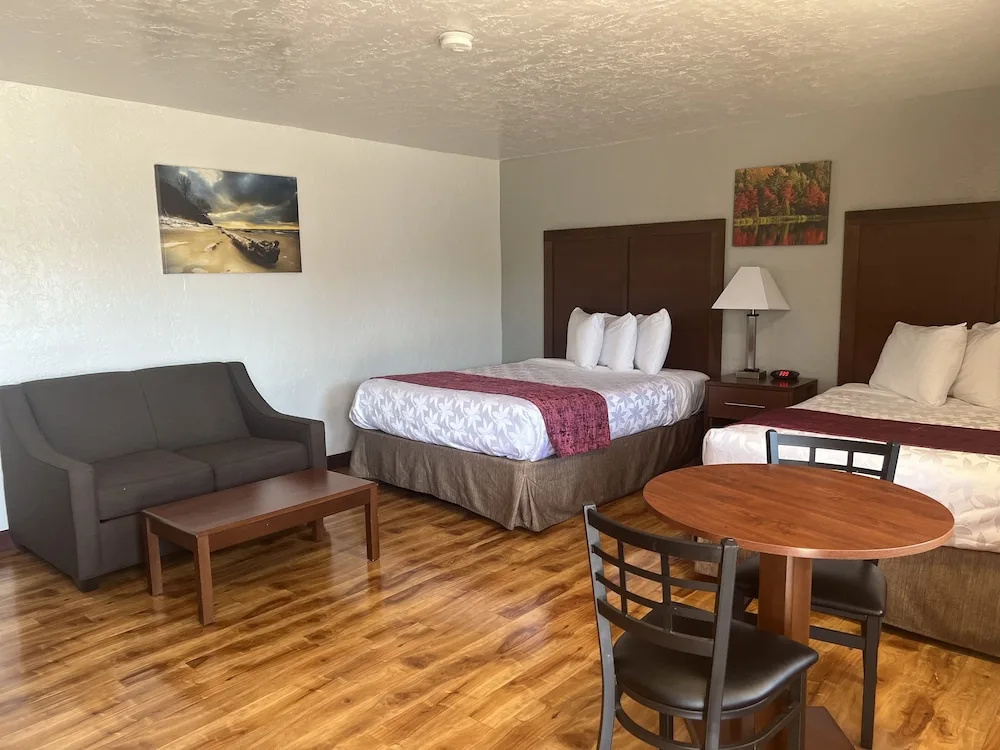 Red Carpet Inn Medford