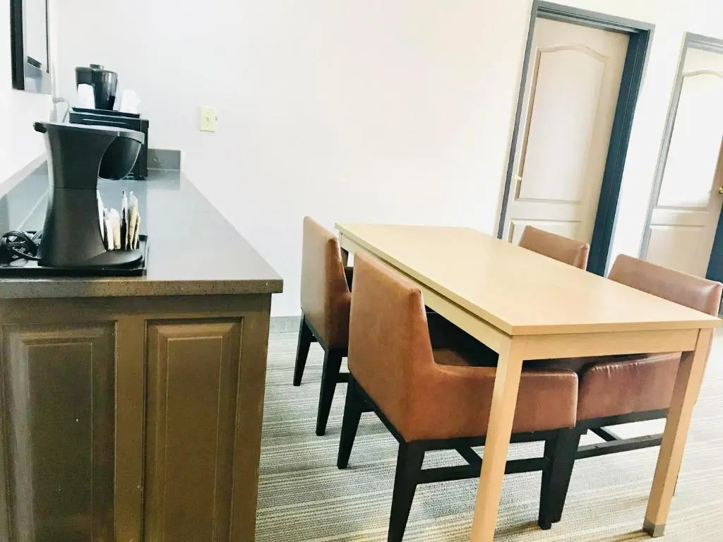 Country Inn & Suites by Radisson, Warner Robins, GA