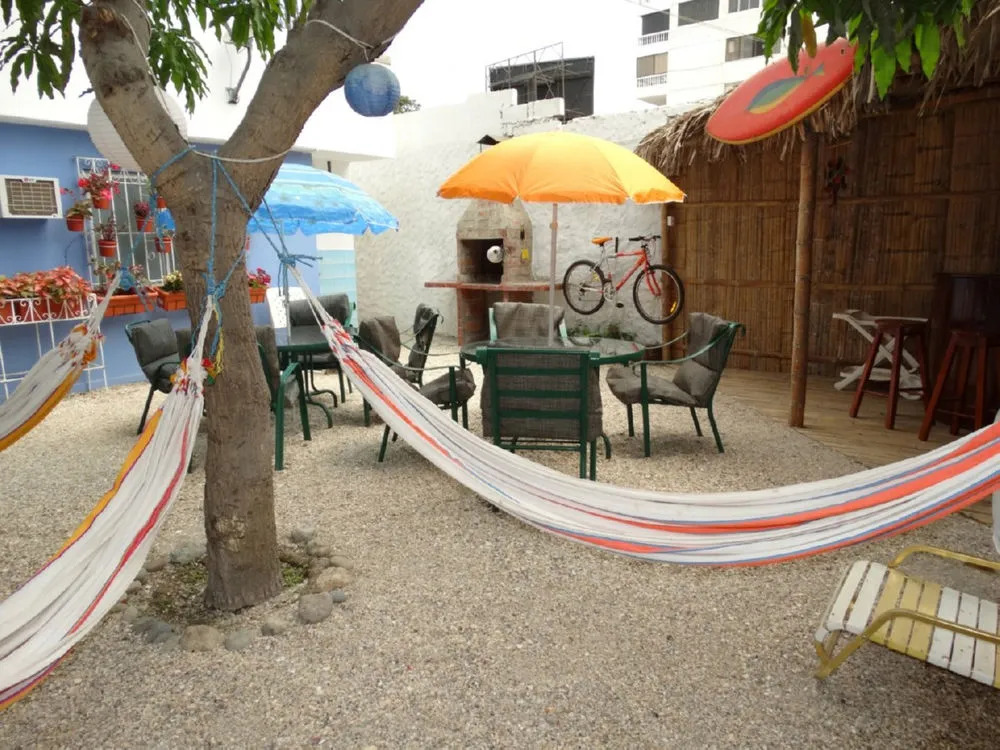Chescos Hotel