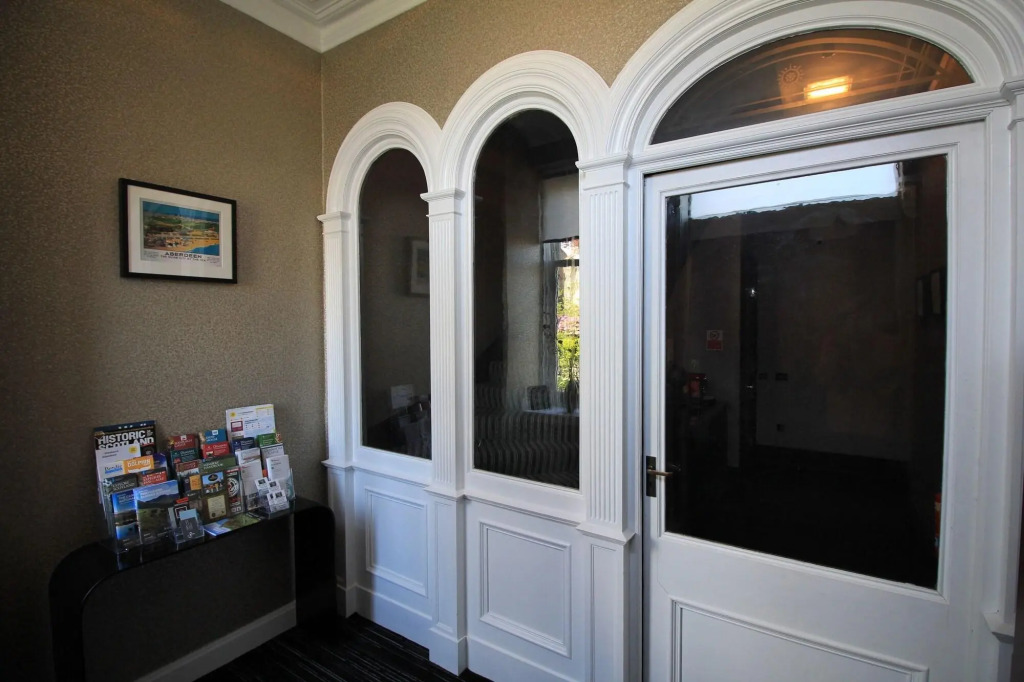 Western Townhouse