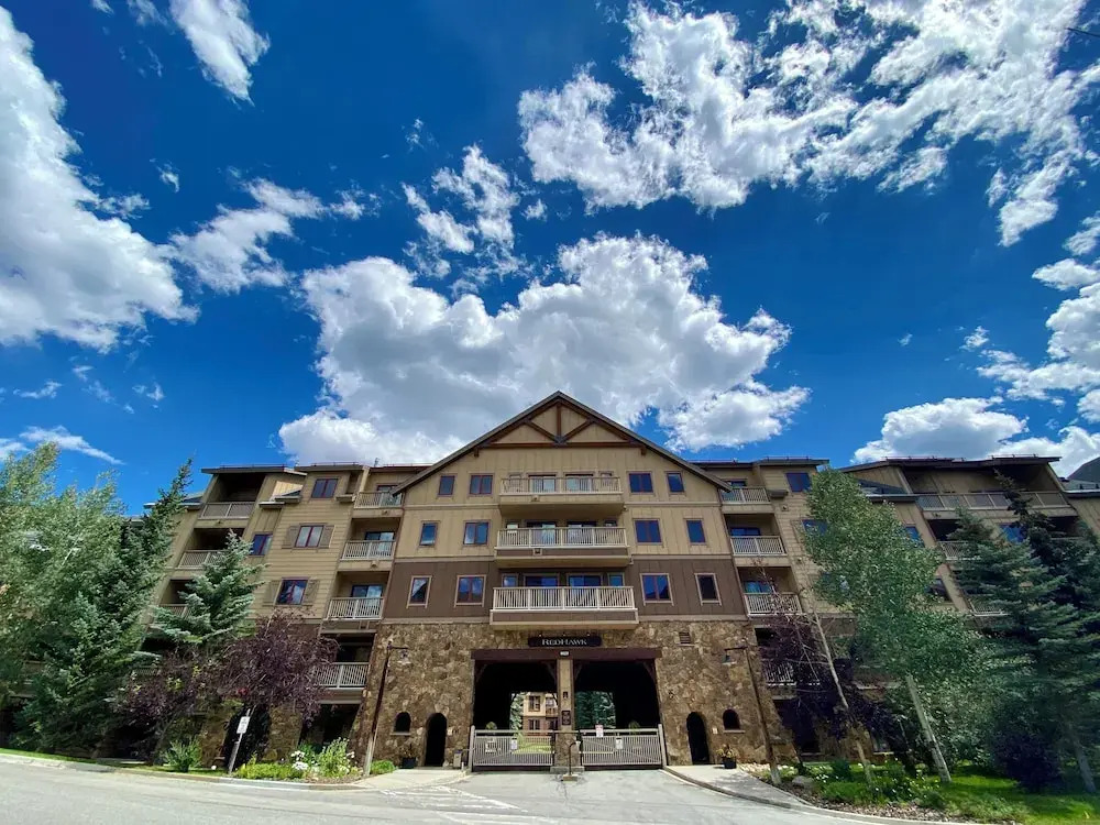 Red Hawk Lodge 2270