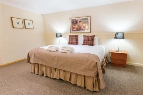Cameron House Detached Lodge L70