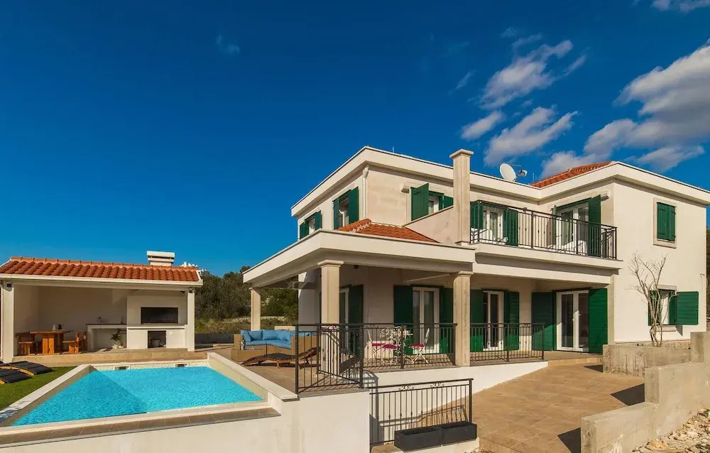 Stunning Home in Primosten With 4 Bedrooms, Wifi and Outdoor Swimming Pool