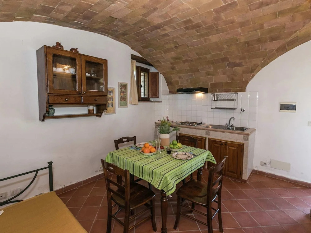 Apartment in a Rustic House in the Tuscan Hills Near the Sea