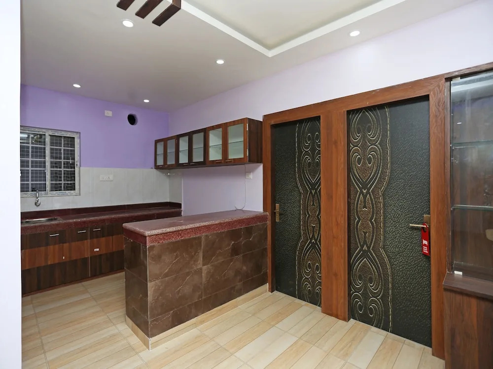 OYO 10734 Hotel NE Residency