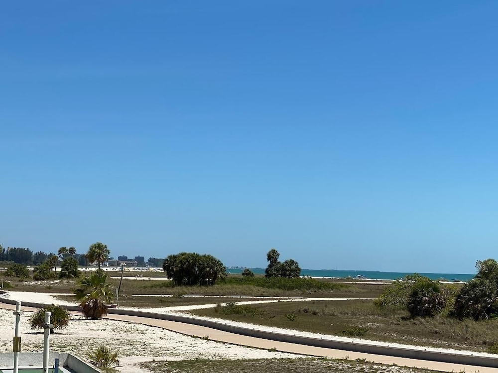 Beachside Resort Motel