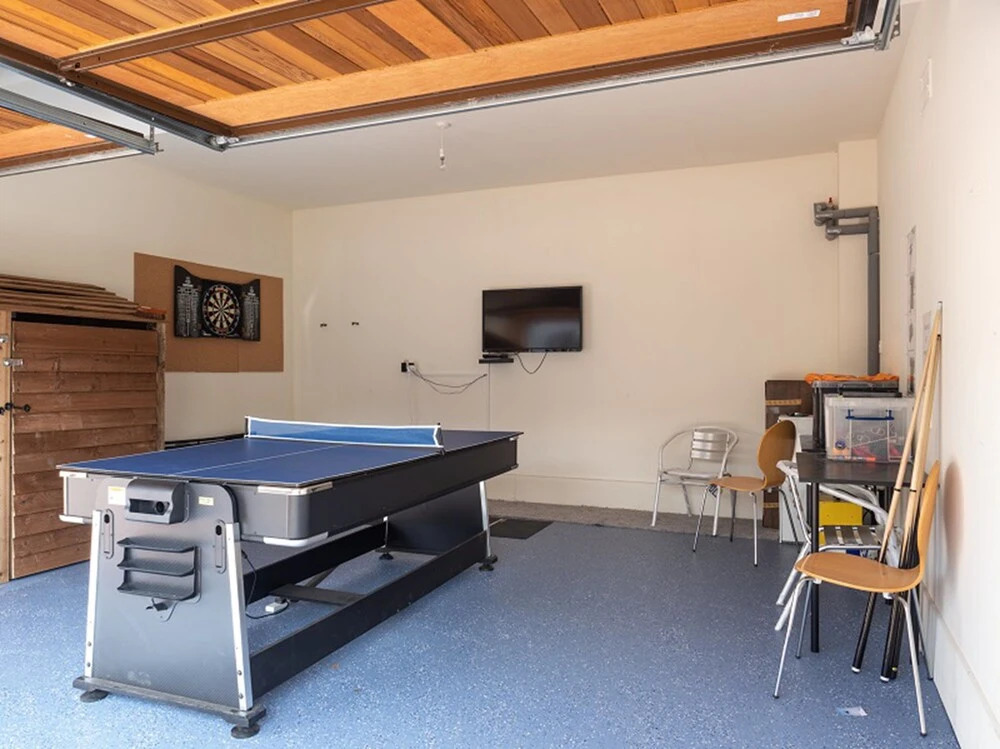 Snowmass Lodge - hot tub in Aviemore