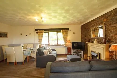 3 Bed in Llanfairpwll oc-22999