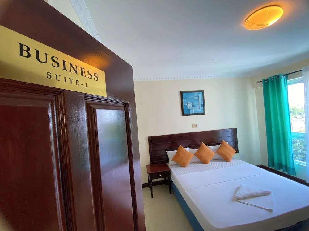 Lux Suites La Vida Sunrise Apartments