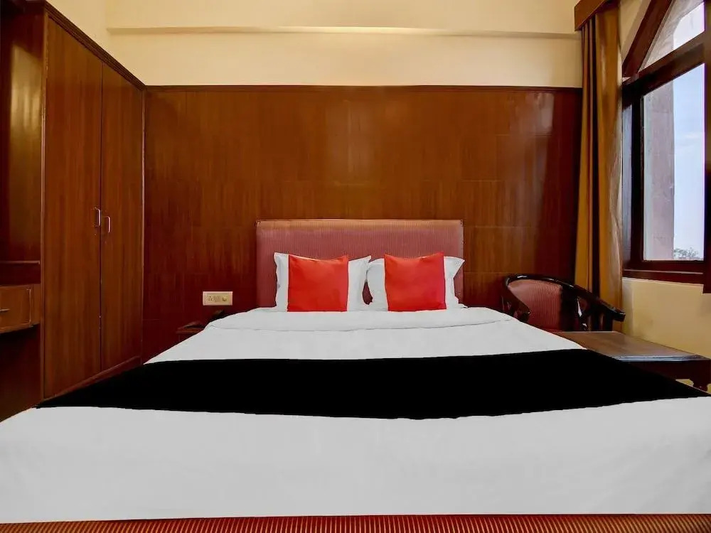 The Taj Residency by OYO Rooms
