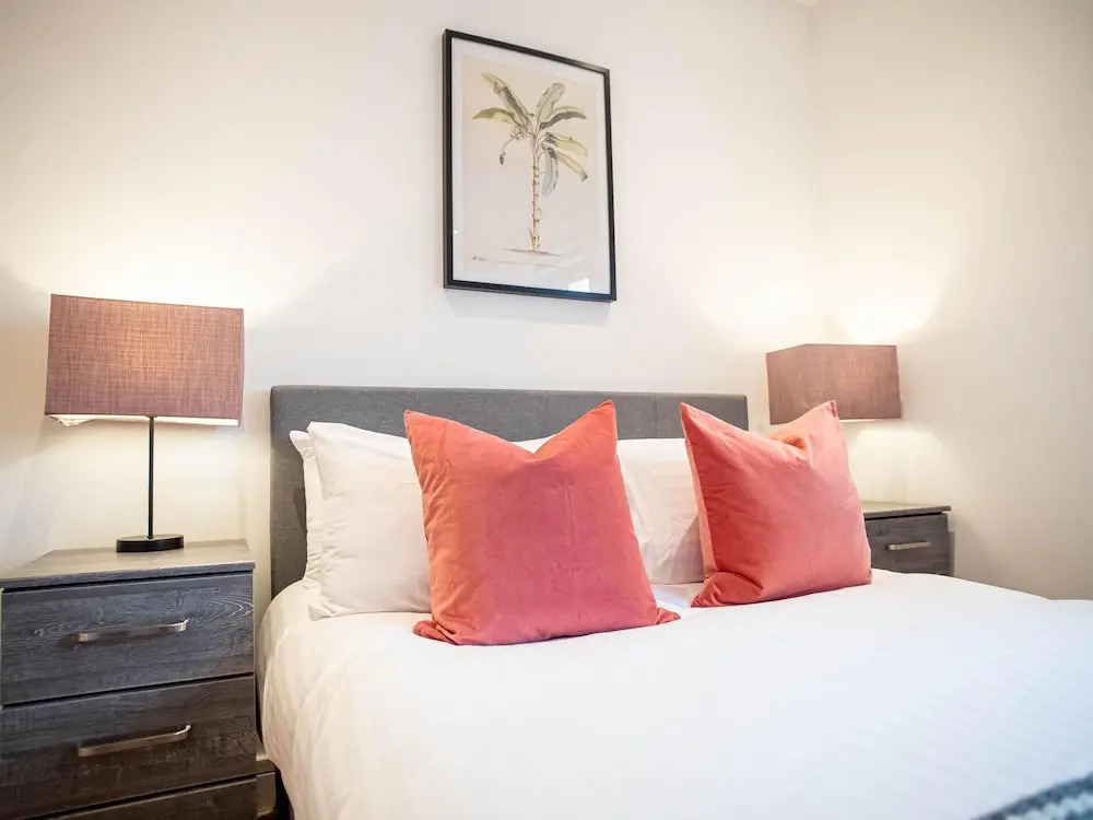 One Bed - Queensmere Shopping Centre by Belvilla