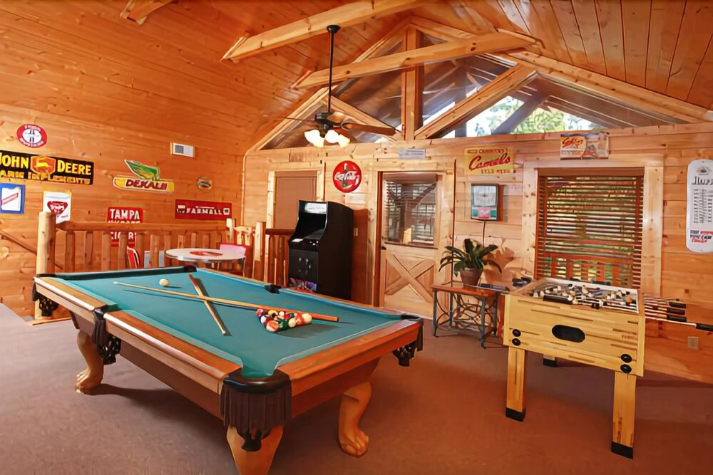 Hullabaloo - Four Bedroom Cabin