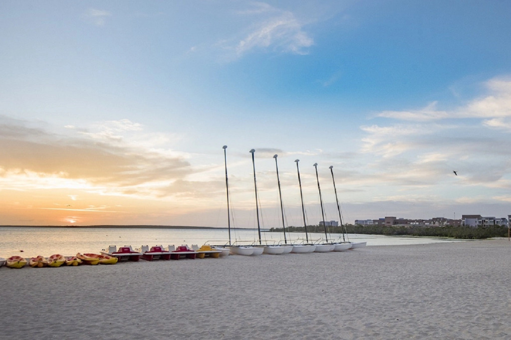 Grand Aston Cayo Las Brujas Beach Resort & Spa