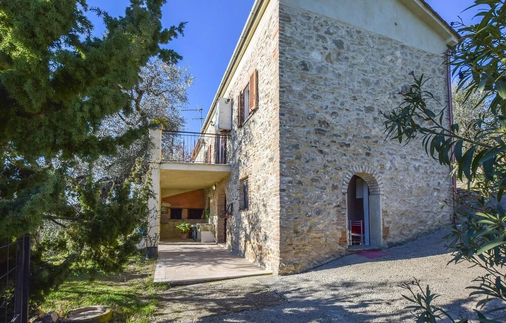 1 Bedroom Gorgeous Home In Montebuono