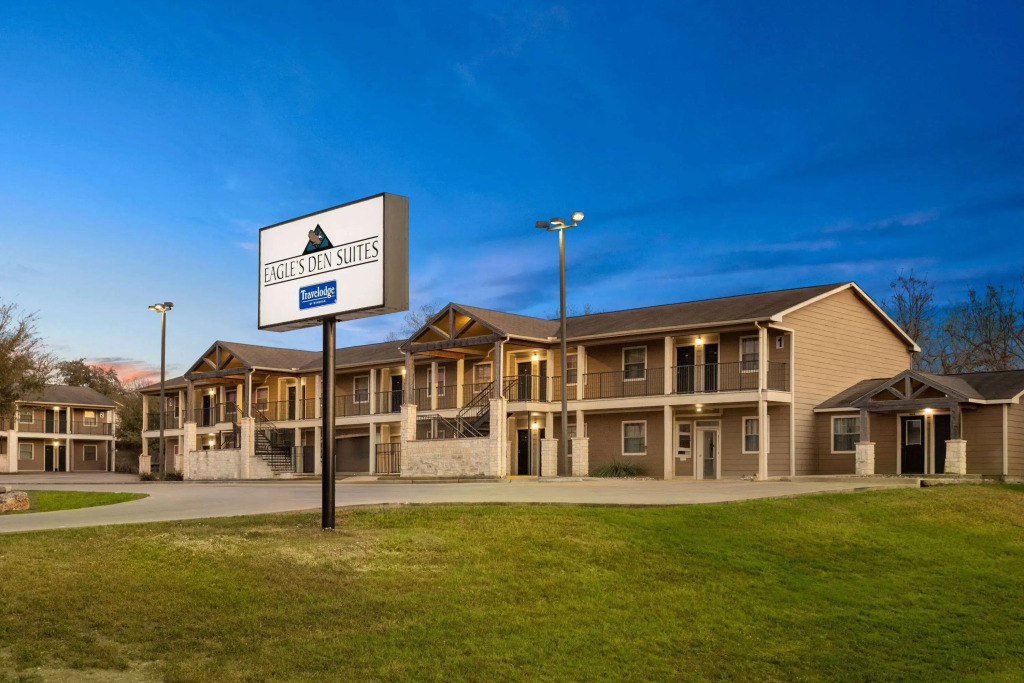 Eagle's Den Three Rivers Texas a Travelodge by Wyndham
