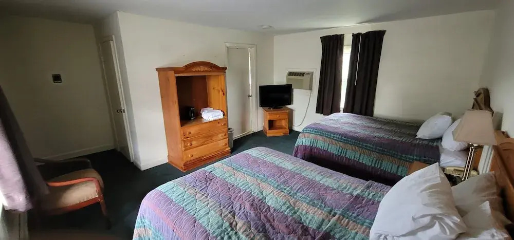 Town & Country Inn