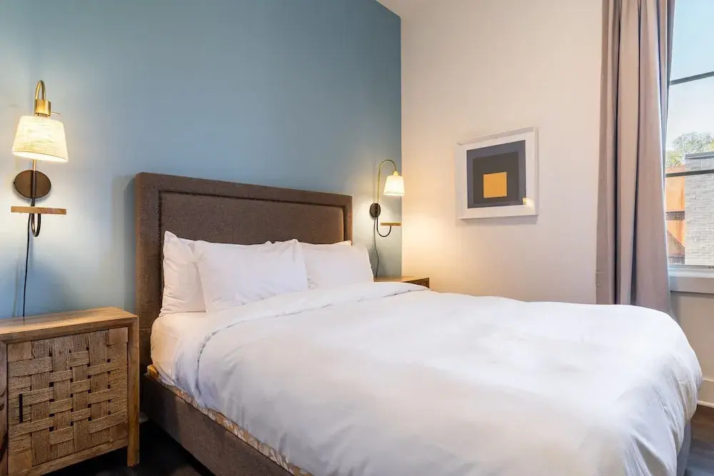 The Magnolia 10 - Avantstay Germantown w Private Balcony