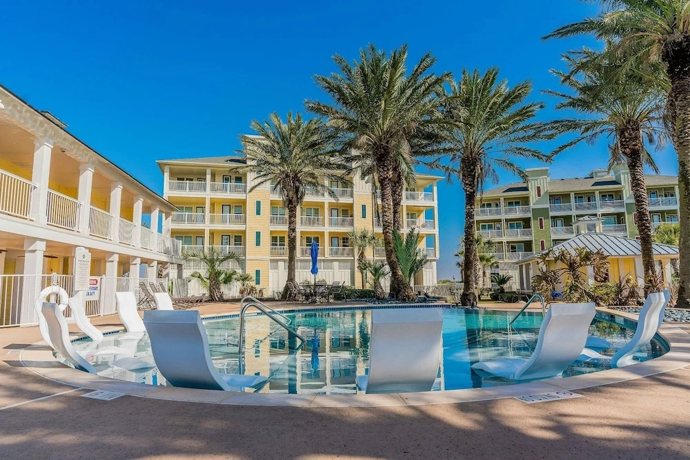 Pelican Pointe 2 Bedroom Condo