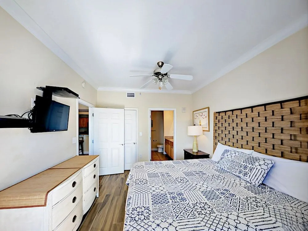 1010 W Beach Blvd Condo