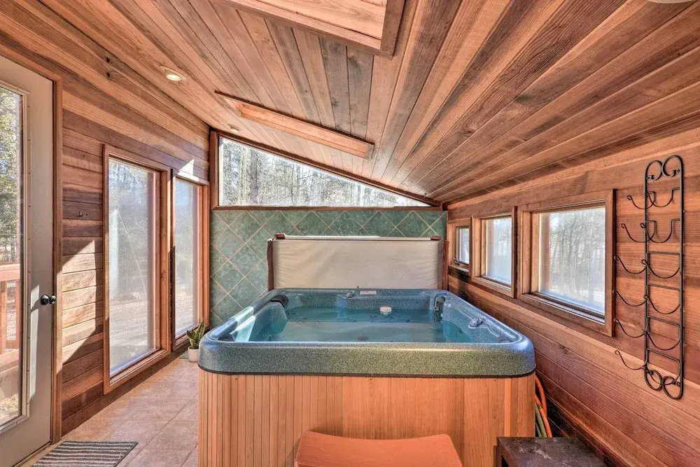 Charming Leadville Retreat w/ Private Hot Tub