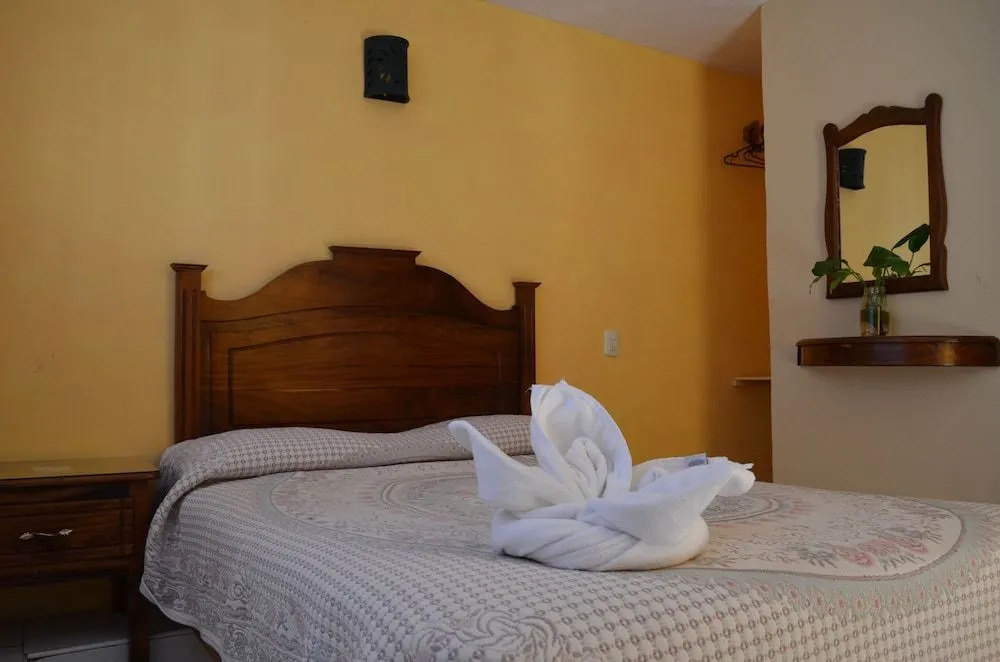 HOTEL CAMELINAS AREA BLANCA